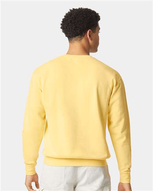 Comfort Colors Garment-Dyed Lightweight Fleece Crewneck Sweatshirt in Butter, Small