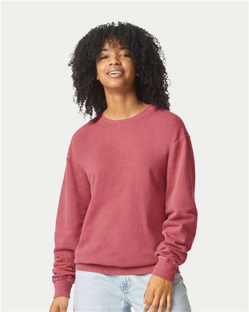 Comfort Colors Garment-Dyed Lightweight Fleece Crewneck Sweatshirt in Crimson, Small