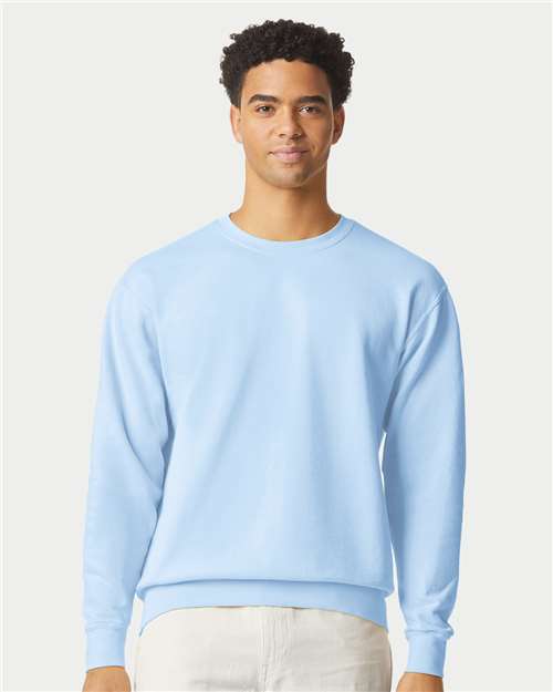 Comfort Colors Garment-Dyed Lightweight Fleece Crewneck Sweatshirt in Hydrangea, Small