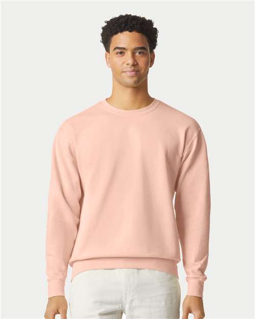 Comfort Colors Garment-Dyed Lightweight Fleece Crewneck Sweatshirt in Peachy, Small