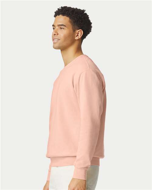 Comfort Colors Garment-Dyed Lightweight Fleece Crewneck Sweatshirt in Peachy, Small