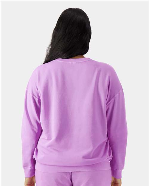 Comfort Colors Garment-Dyed Lightweight Fleece Crewneck Sweatshirt in Neon Violet, Small