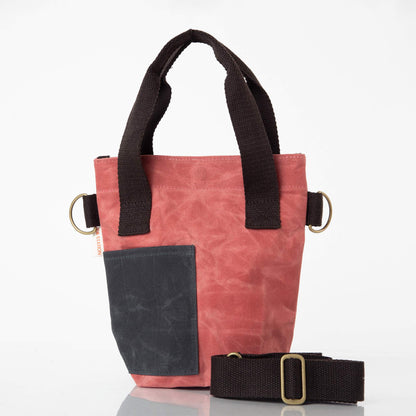 Monogrammed Waxed Canvas Wine Bottle Tote – Nautical Red