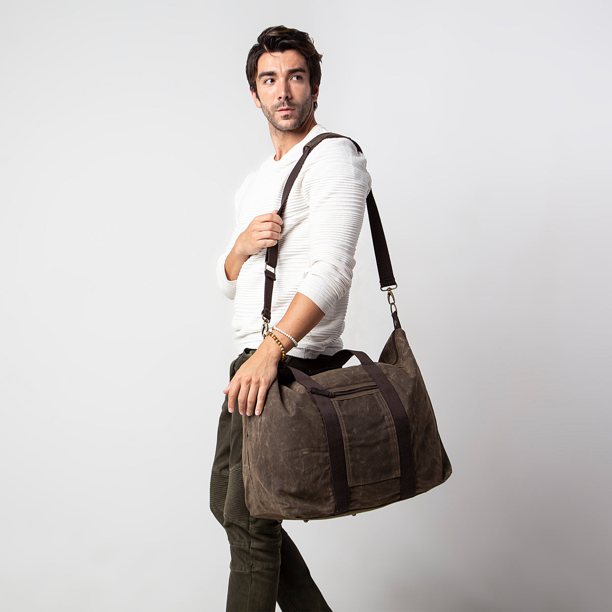 Personalized Voyager Weekender Bag for Short Getaways, Black alternate view 4
