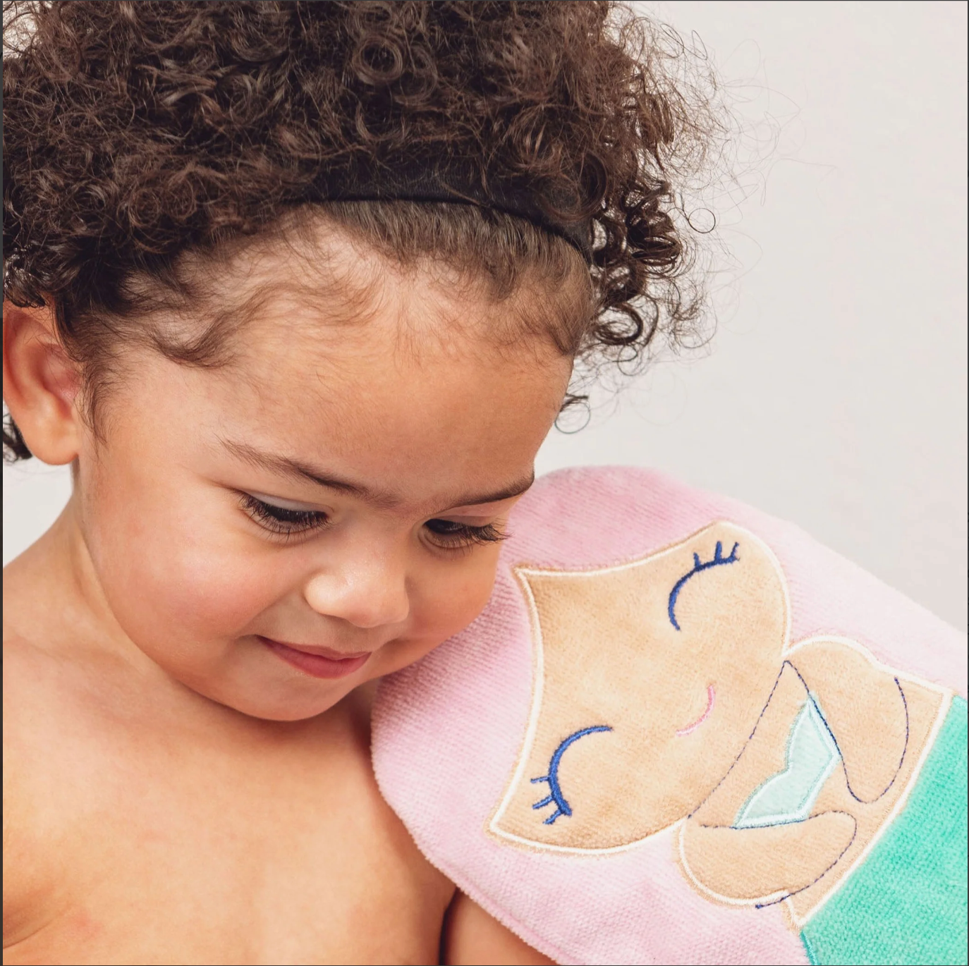 Personalized Sloth baby bath mitt by Stephen Joseph - Sloth bath mitt detail view